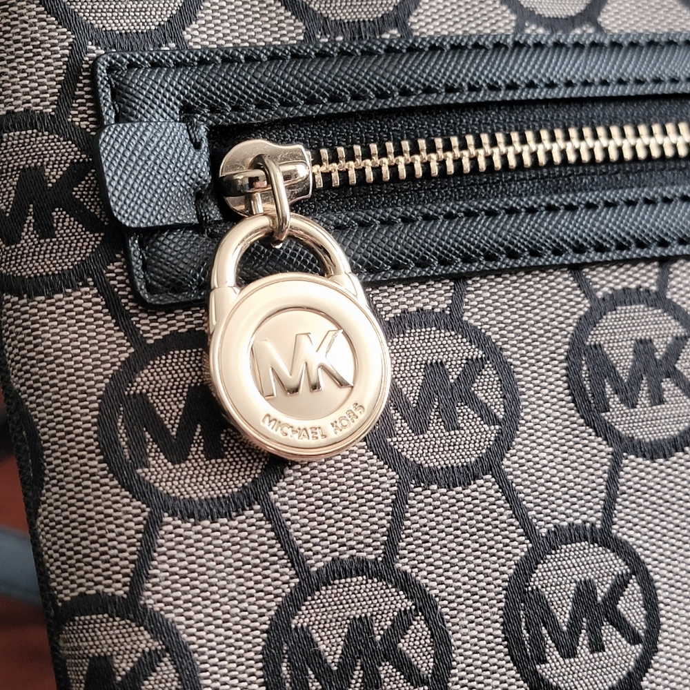 Michael Kors Signature Canvas Black Crossgrain Leather Jacquard Crossbody Bag - Picture 6 of 16